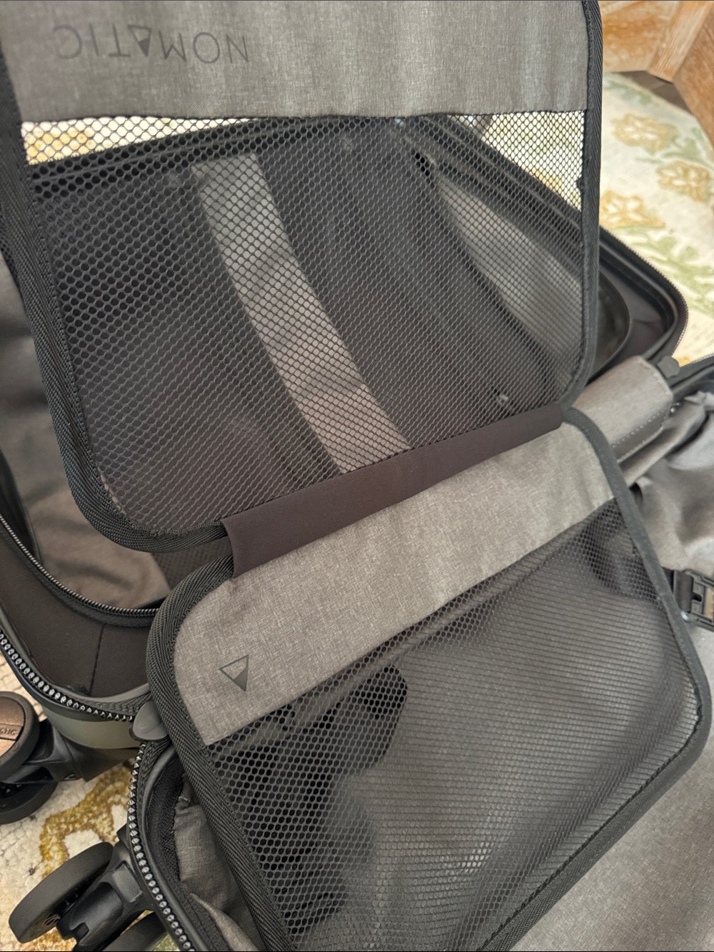 Nomatic Carry-On classic Spinner Luggage in olive green gray NWT 14x9x22” - Picture 9 of 16